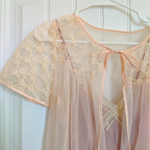 SOLD Vintage Peignoir Robe - Picture 5 of 5